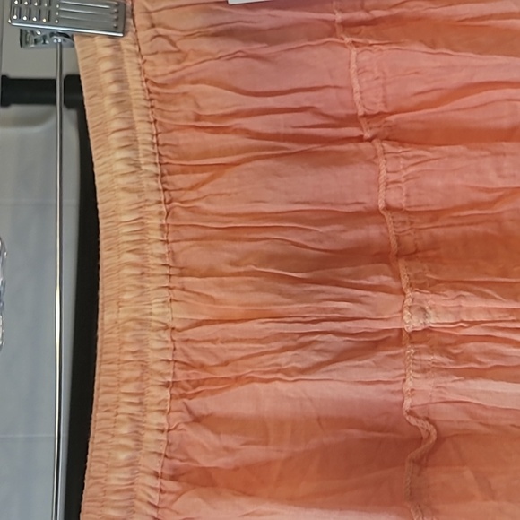 Peach Long Skit With Elastic Band - Picture 2 of 4